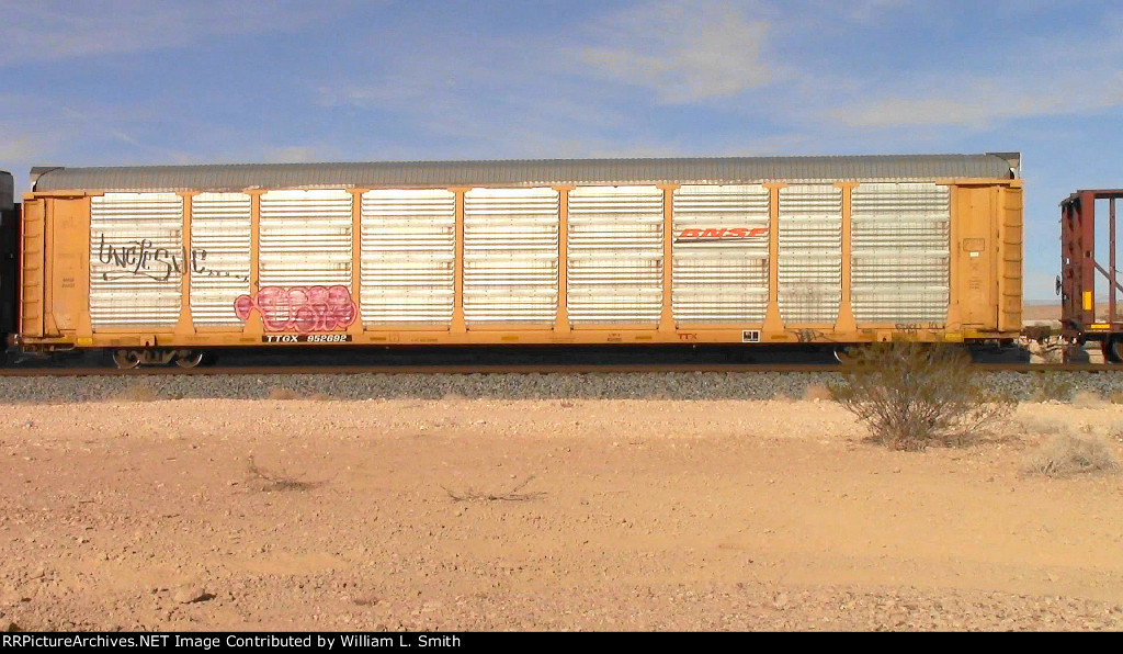 WB Manifest Frt at Erie NV -84